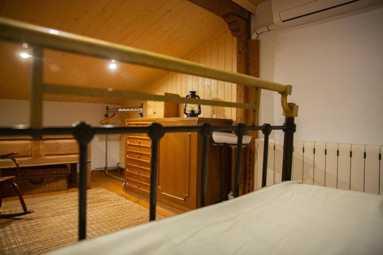 La Casita De La Corredera Lägenhet Candeleda Exteriör bild